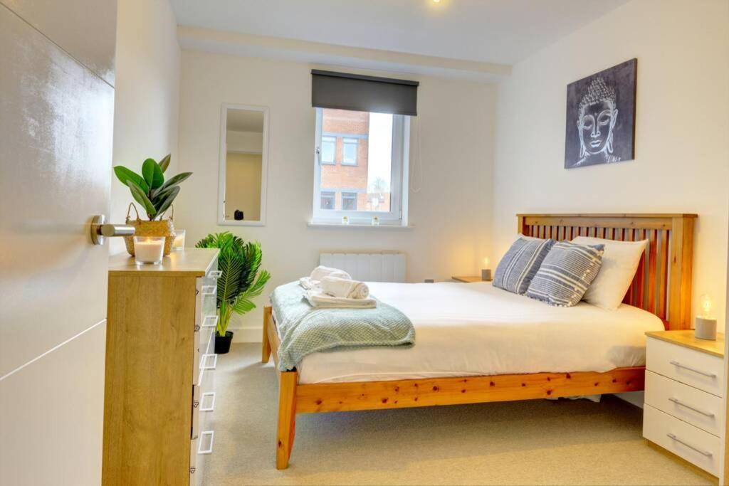 Modern & Stylish 2Br Apartment - Queens House Κόβεντρι Εξωτερικό φωτογραφία
