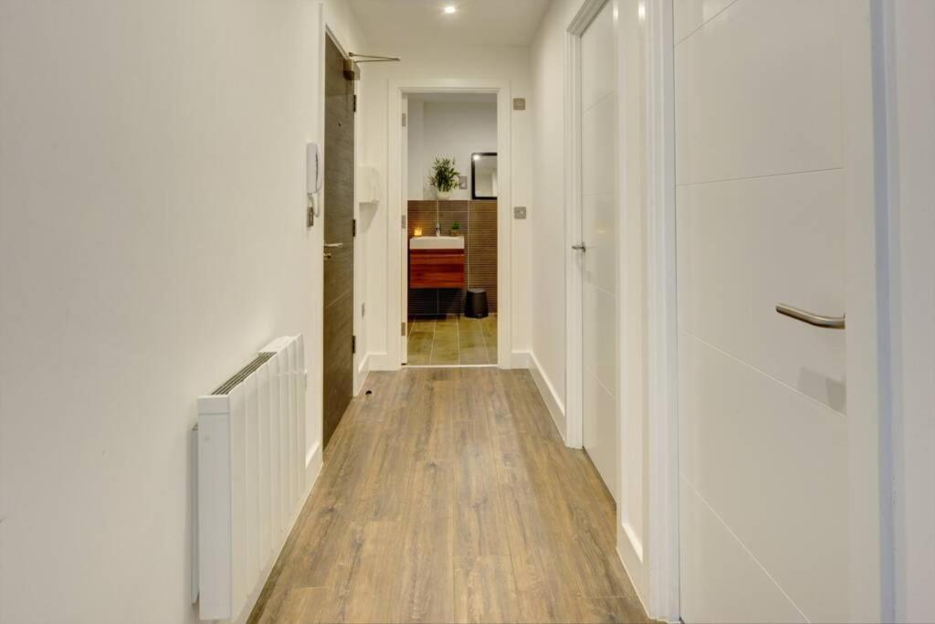 Modern & Stylish 2Br Apartment - Queens House Κόβεντρι Εξωτερικό φωτογραφία