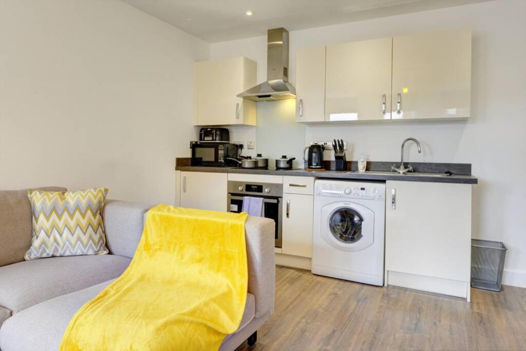 Modern & Stylish 2Br Apartment - Queens House Κόβεντρι Εξωτερικό φωτογραφία