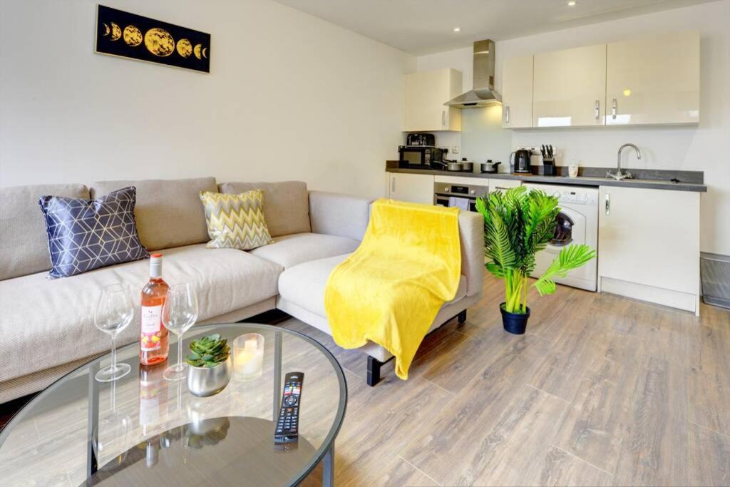 Modern & Stylish 2Br Apartment - Queens House Κόβεντρι Εξωτερικό φωτογραφία